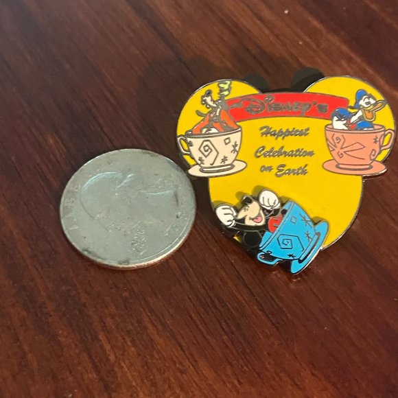 2006 Disney Kellogg's Happiest Celebration On Earth Tea Cups Disney Pin - Picture 2 of 5